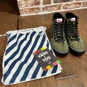 Custom high top Vans SK8-HI